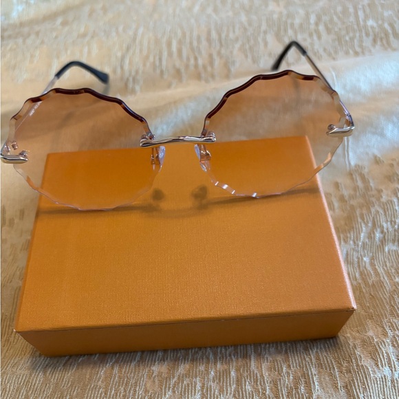 Accessories - Stylish Pink Tinted Sunglasses